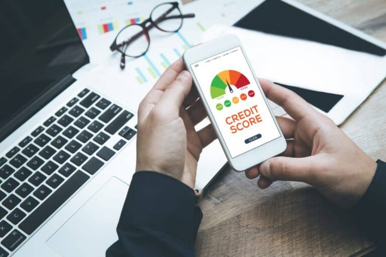 Understand what the credit score is and how the credit card influences it