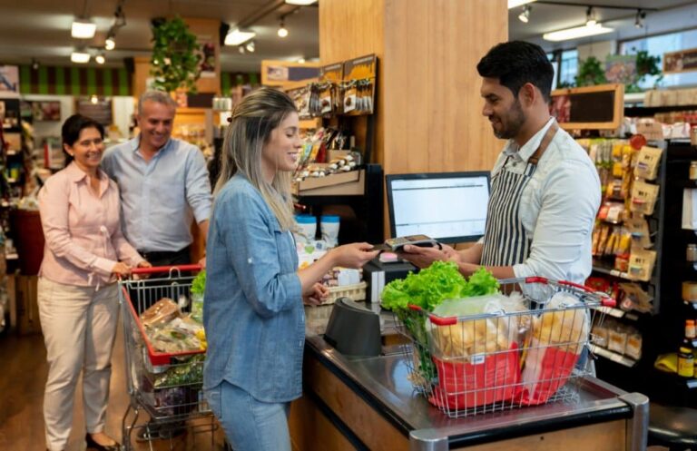 The best cards for families: Rewards on supermarkets, gas, and streaming