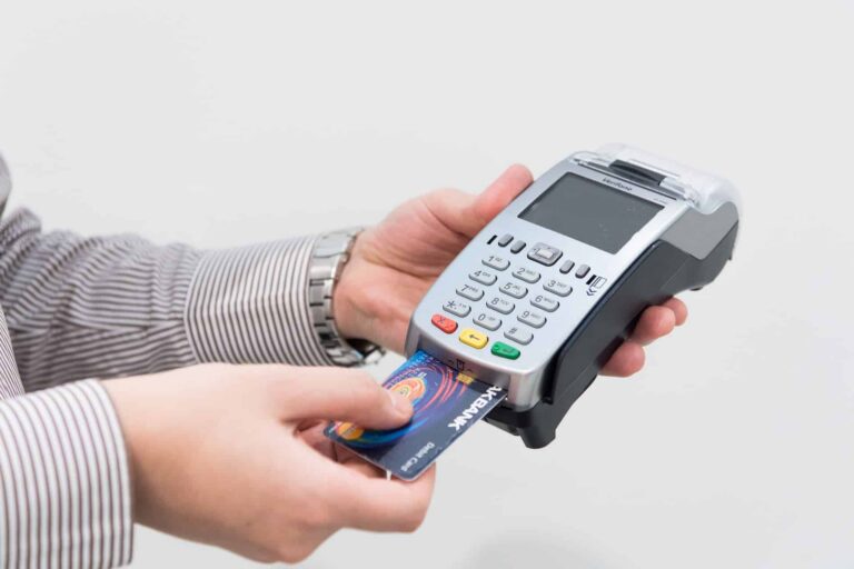 Économie collaborative et finance décentralisée : le cas français